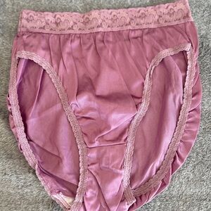 Lace Trim Women's Intimate in Mauve size 6